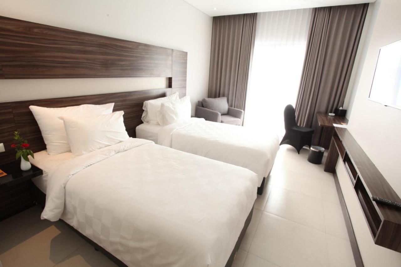 Helios Hotel & Convention Watampone المظهر الخارجي الصورة