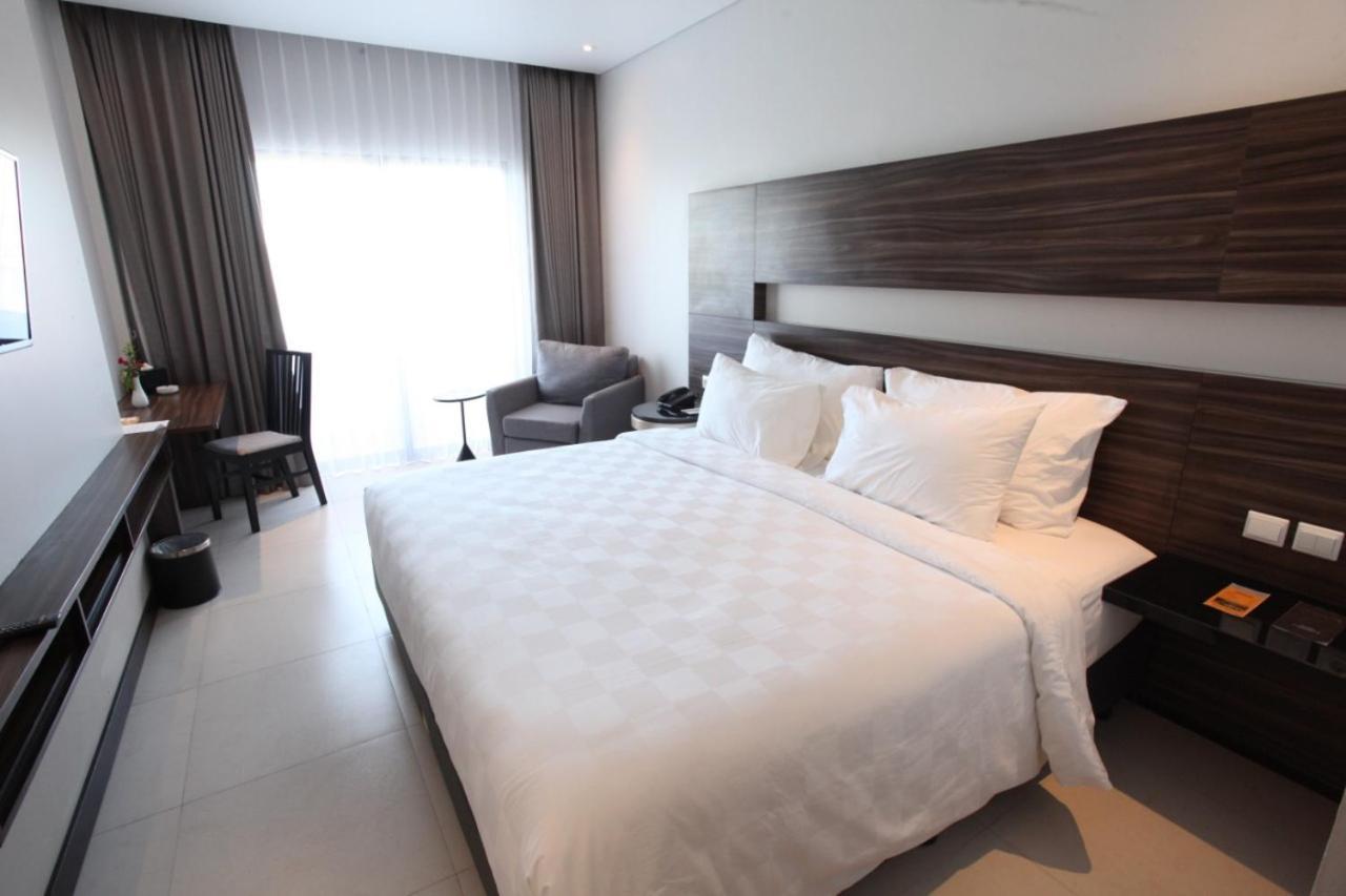Helios Hotel & Convention Watampone المظهر الخارجي الصورة