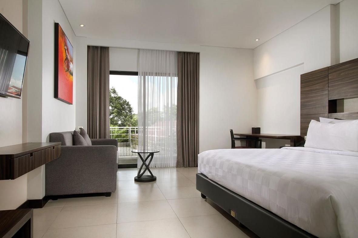 Helios Hotel & Convention Watampone المظهر الخارجي الصورة