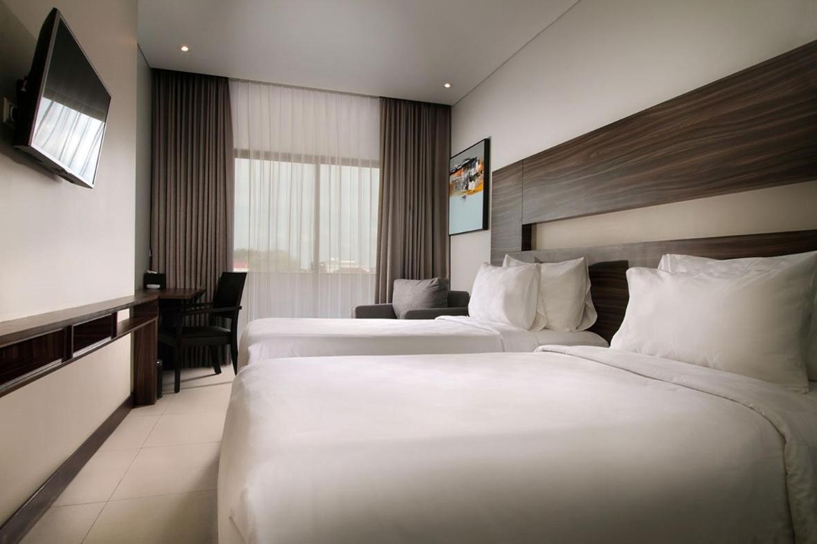 Helios Hotel & Convention Watampone المظهر الخارجي الصورة